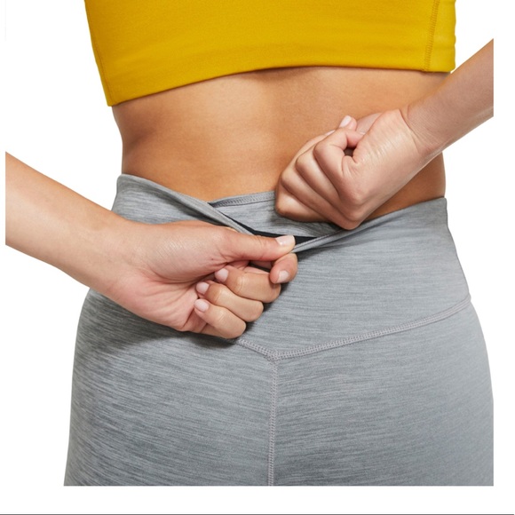 Nike Women's One Mid-Rise 7/8 Tight Pants - Picture 4 of 7